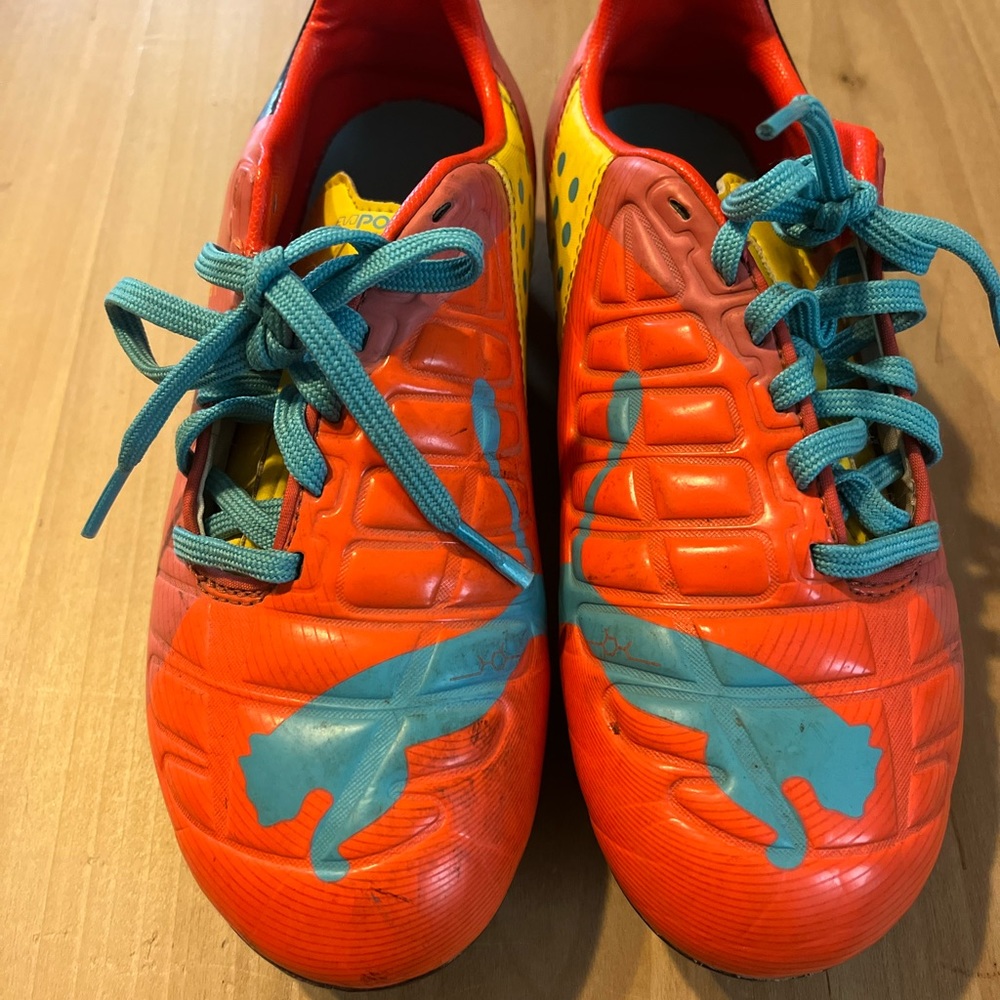 Soccer cleats kids size 3.5 - Puma